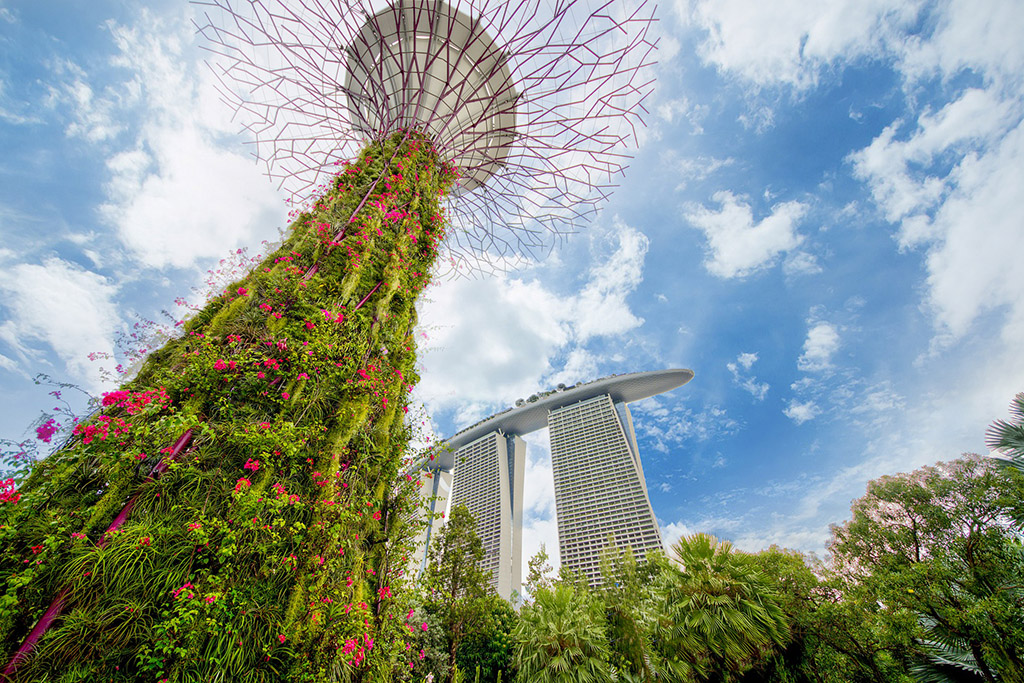 SINGAPORE - first-timers guide to a powerful city-state