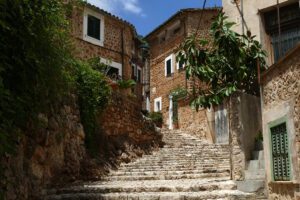 Stairs in the center of Fornalutx