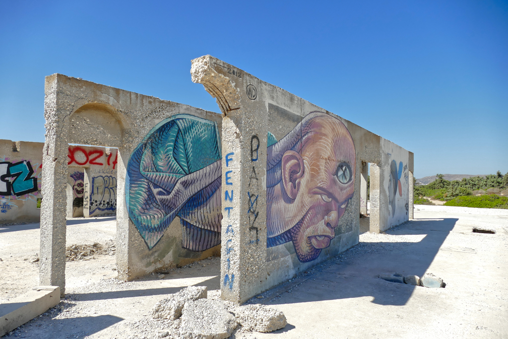 Mural at the Ghost Hotel in Alyko Beach in Naxos
